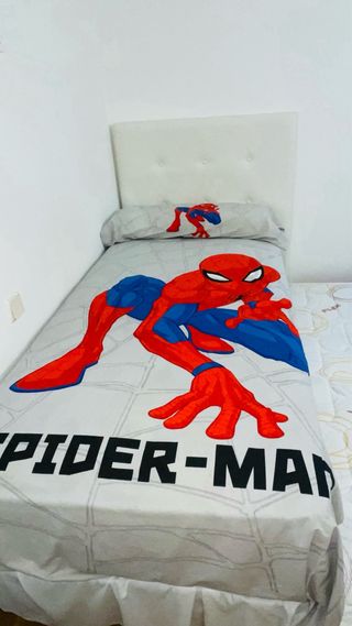 Cama nido 90cm con colchones y cabecero.