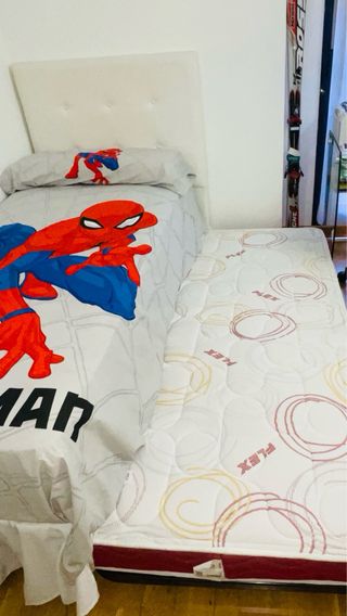 Cama nido 90cm con colchones y cabecero.