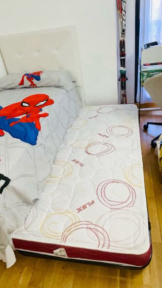 Cama nido 90cm con colchones y cabecero.