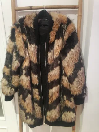 Abrigo Bimba y Lola pelo estampado