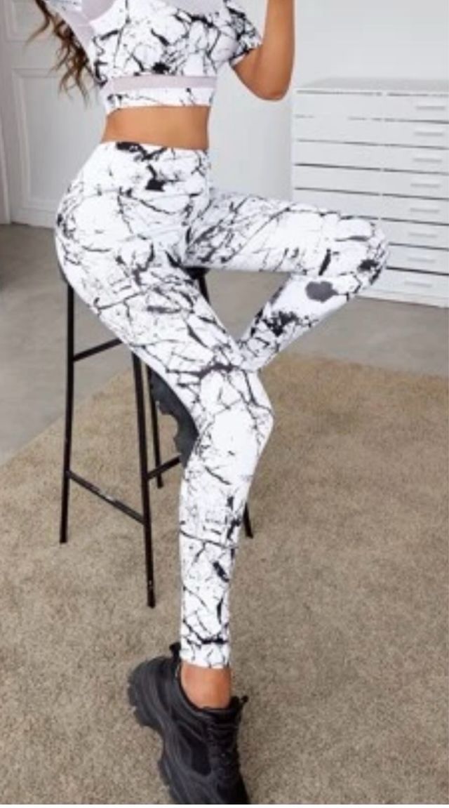 Conjunto deportivo estampado (solo Bizum)