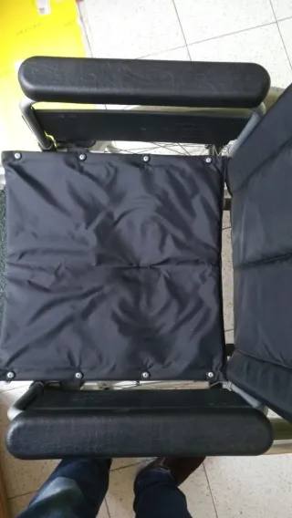 Silla de Ruedas plegable negra