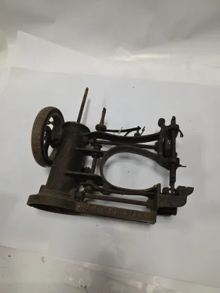 Máquina de coser Antigua Avrial Legat 1887