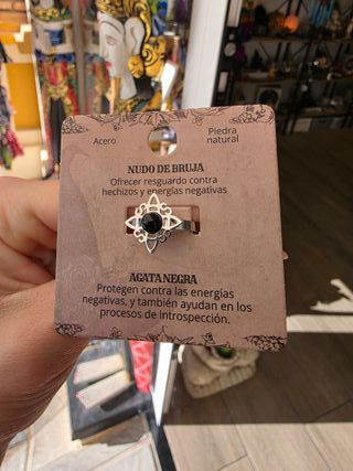 Anillo Nudo de Bruja con Ágata Negra