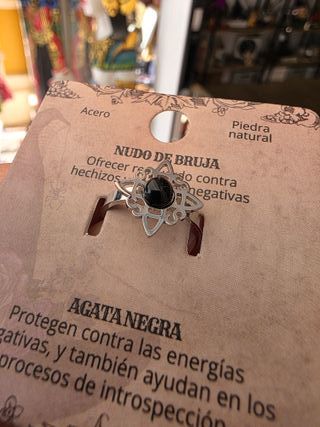 Anillo Nudo de Bruja con Ágata Negra
