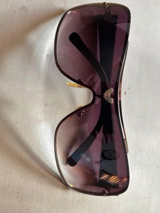 Gafas de sol Vives doradas y moradas