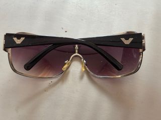 Gafas de sol Vives doradas y moradas