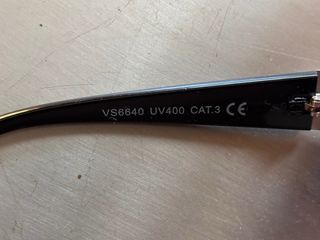 Gafas de sol Vives doradas y moradas