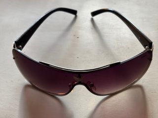 Gafas de sol Vives doradas y moradas