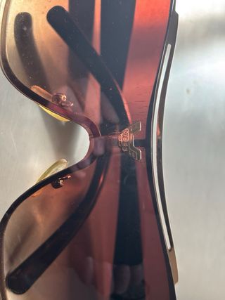 Gafas de sol Vives doradas y moradas