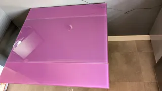 Tavolo da cucina in cristallo viola e metallo