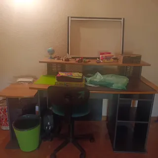Mesa escritorio ordenador madera y plástico