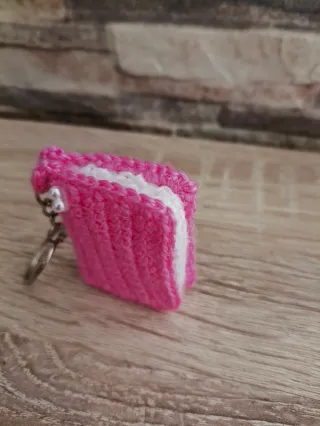 Llavero libro crochet