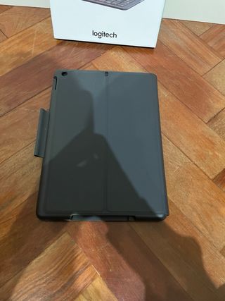 Logitech Slim Folio iPad