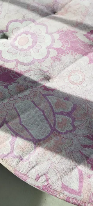 Puf redondo estampado floral