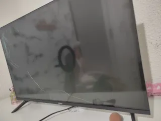 Televisor Xiaomi Negro con Daño