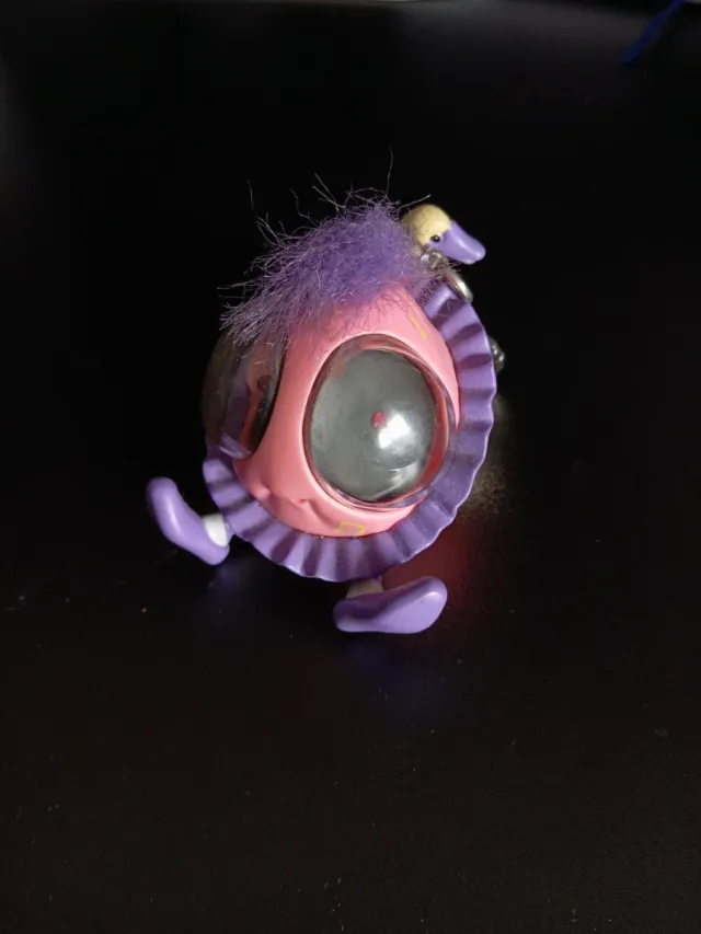 Muñeco Ooglies llavero con pila