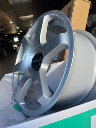 Llanta Rotiform Plata 19 pulgadas em stock