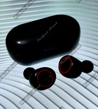 Auriculares inalámbricos (negro - rojo)