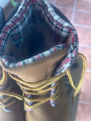 Botas estilo Salomon cordones mujer marrones