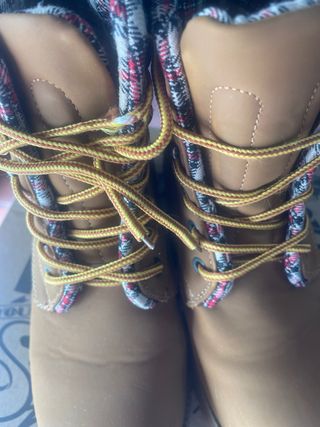 Botas estilo Salomon cordones mujer marrones