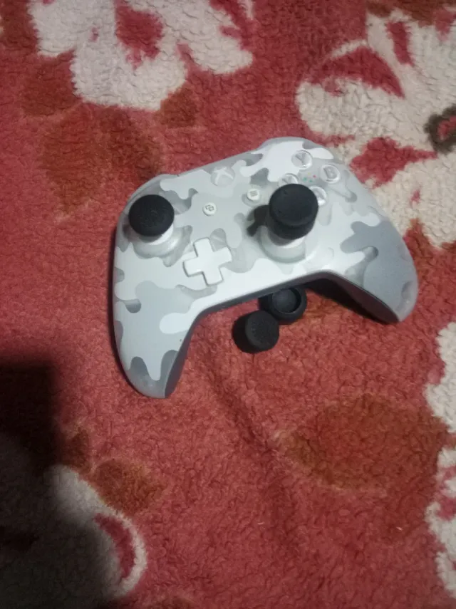 Mando Xbox One Camuflaje Gris/Blanco