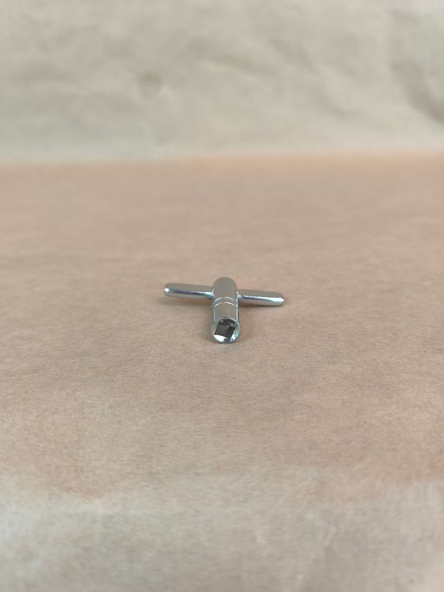 Llave de afinación para batería/caja – tipo “T”