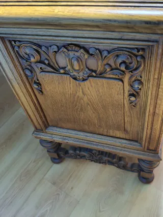 Escritorio de madera restaurado