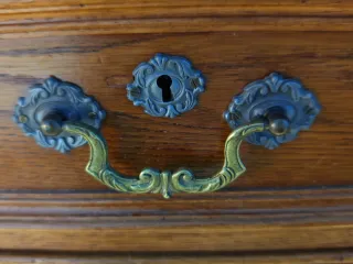 Escritorio de madera restaurado