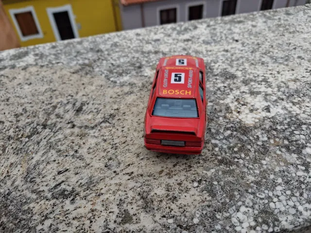 2 Macchinine da corsa rosse e bianche 7€ l'una