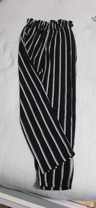 Pantaloni a righe bianche e nere taglia 11/12anni