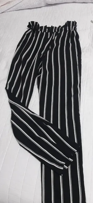 Pantaloni a righe bianche e nere taglia 11/12anni