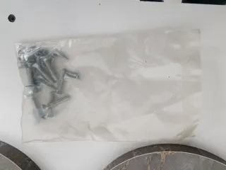 Set di tre tavolini nido rotondi in marmo grigio