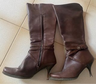 Botas de tacón marrones