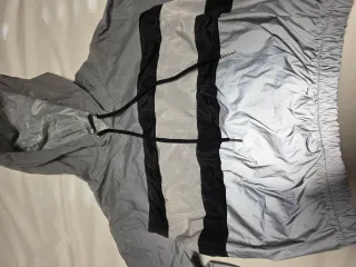 Chaqueta impermeable reflectante corto