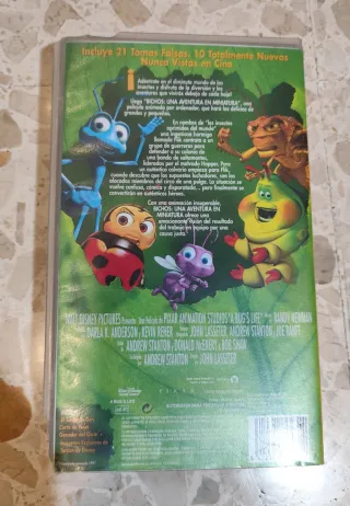 Película VHS Bichos