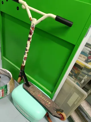 Patinete Booster B12