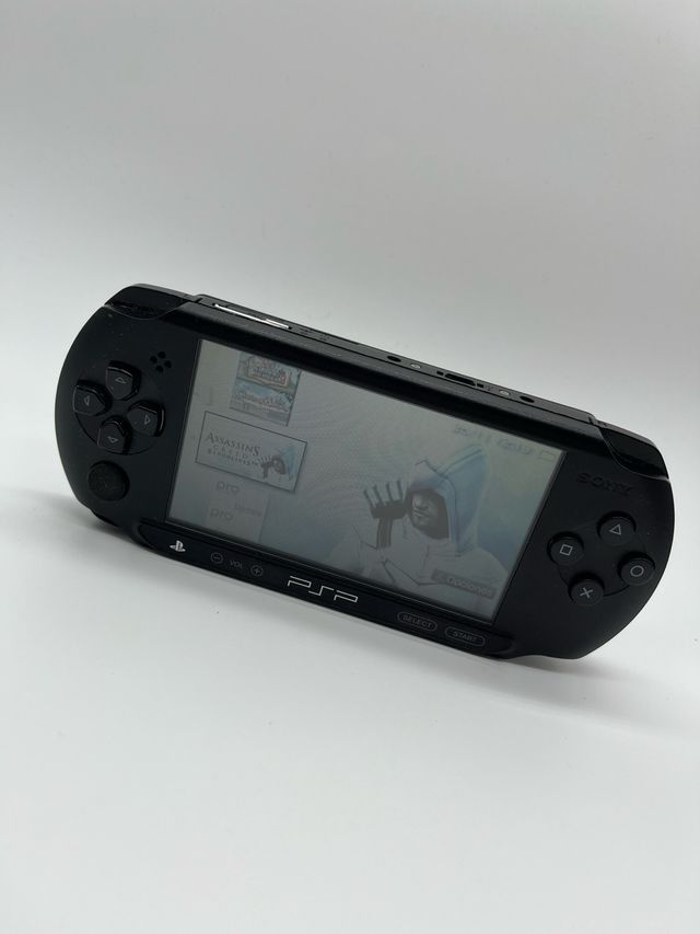 PSP Street E1000 Negra con Caja