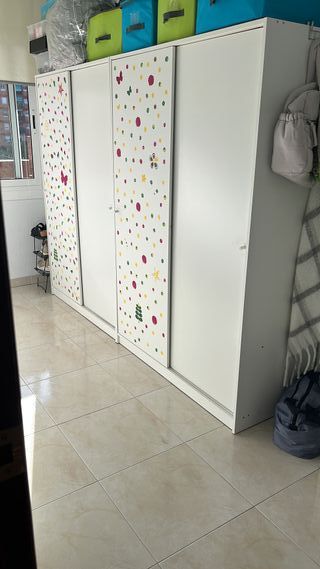 2 Armarios Amplios