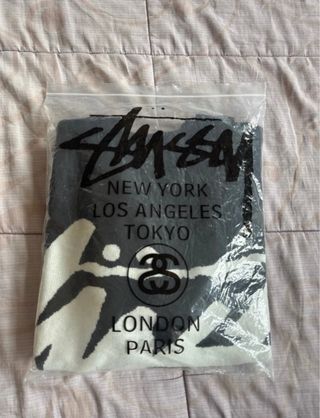 Maglione Stussy nero nuovo