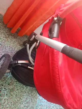 Carrito de bebé Quinny rojo