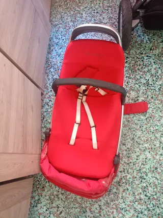 Carrito de bebé Quinny rojo