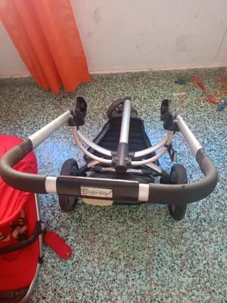 Carrito de bebé Quinny rojo