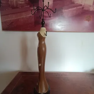 Busto joyero porta collares