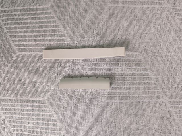 Puente + cejuelo—Guitarra acústica/clásica, blanco