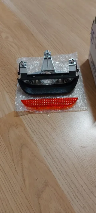 Luz de freno central Dacia Duster(original).