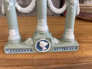 Candelabro de cerámica estilo antiguo