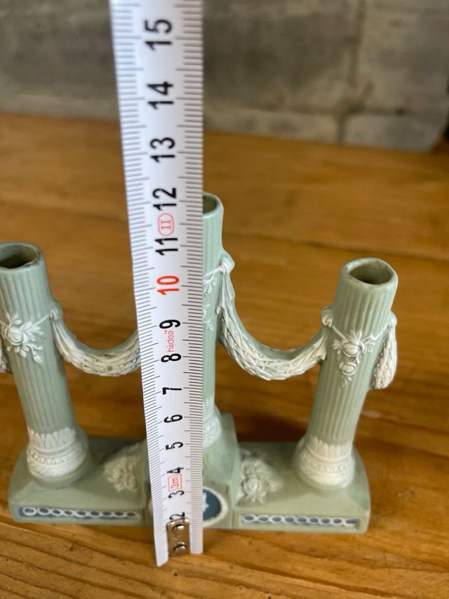 Candelabro de cerámica estilo antiguo