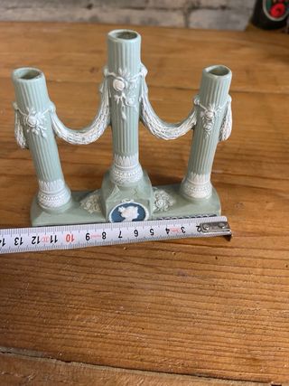 Candelabro de cerámica estilo antiguo