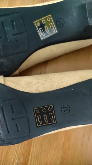 Zapatos Benini tacón bajo gamuza beige